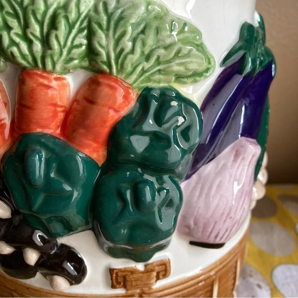 Vintage 3D vegetable garden cookie Jar